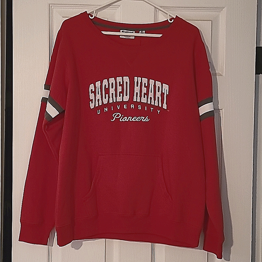New SHU Sacred Heart University Pioneers crewneck sweatshirt- XL